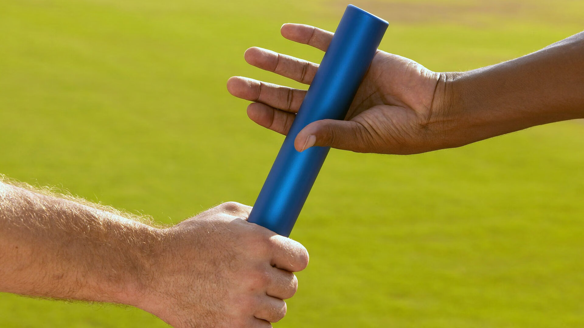 非洲篮球锦标赛决赛日，塞尔维亚和非洲强队激烈交锋，冠军争夺白热化